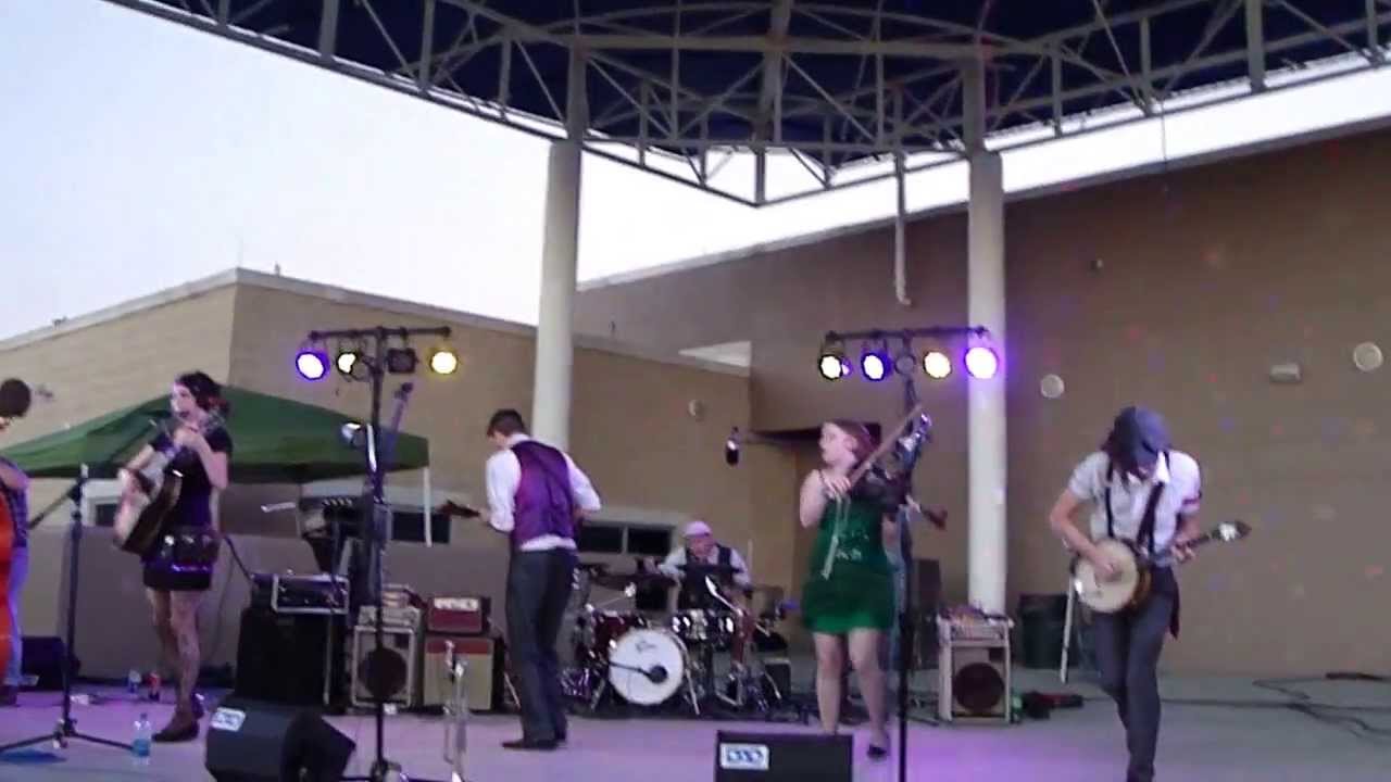 THE MUD FLAPPERS perform OUTLAW / FOGGY MOUNTAIN LIVE @ STARLIGHT CONCERT SERIES !