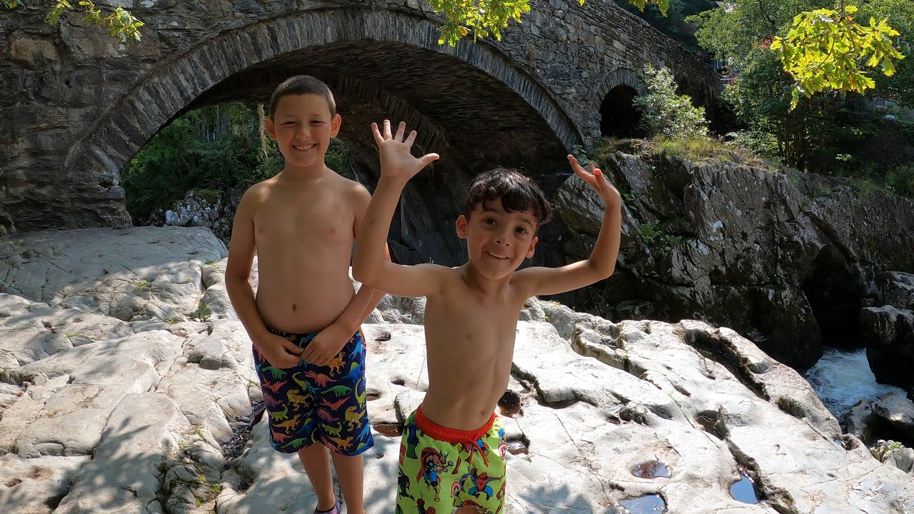 Insane RIVER CLIFF JUMPING - Pont-Y-Pair Bridge Betws-Y-Coed