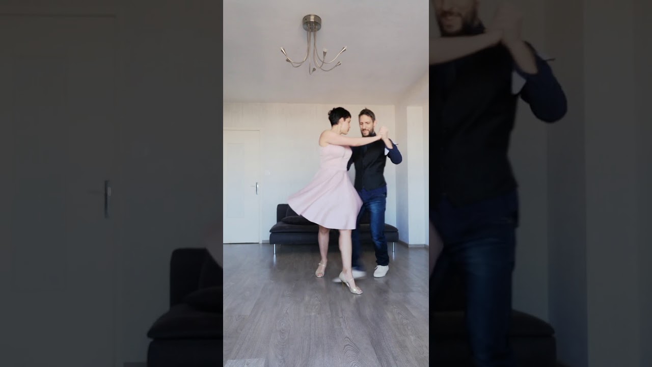 Cesar & Virginia  Improvisation tango à la maison pendant le confinement 25 avril
