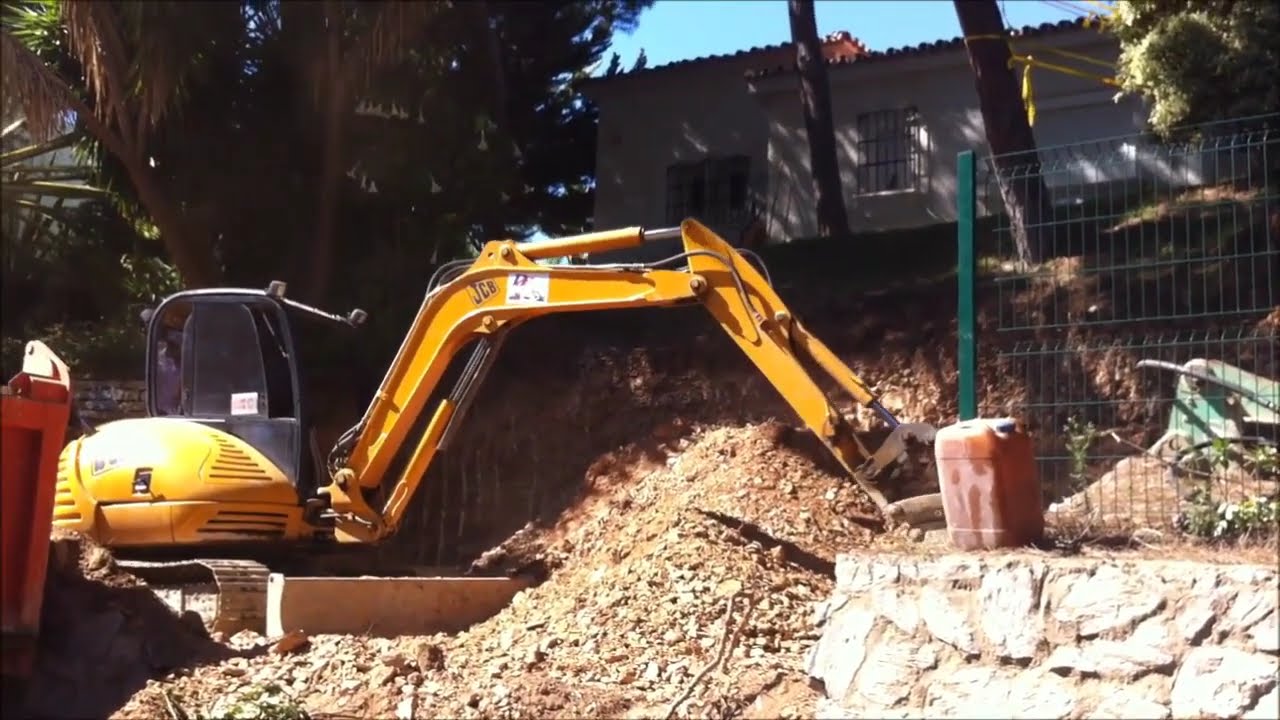 EXCAVACION EN VACIADO PARA GARAJE DE 2 VEHICULOS