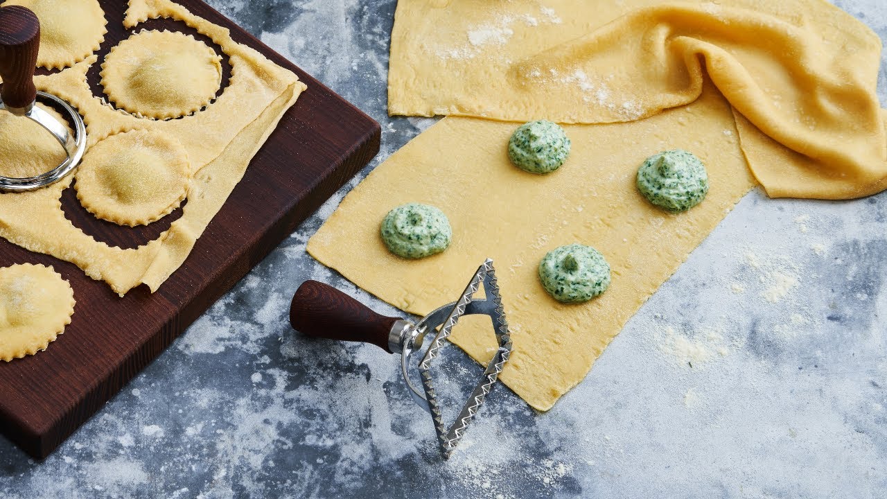 Timm Vladimir viser, hvordan ravioli laves | Opskrift pasta