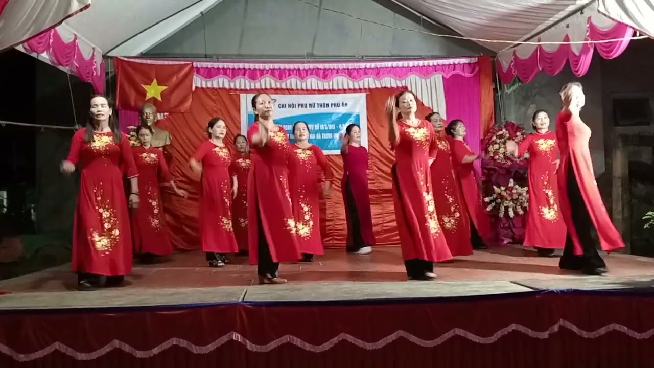 Tổ dân vũ xóm Đầu Làng thôn Phú Ân 