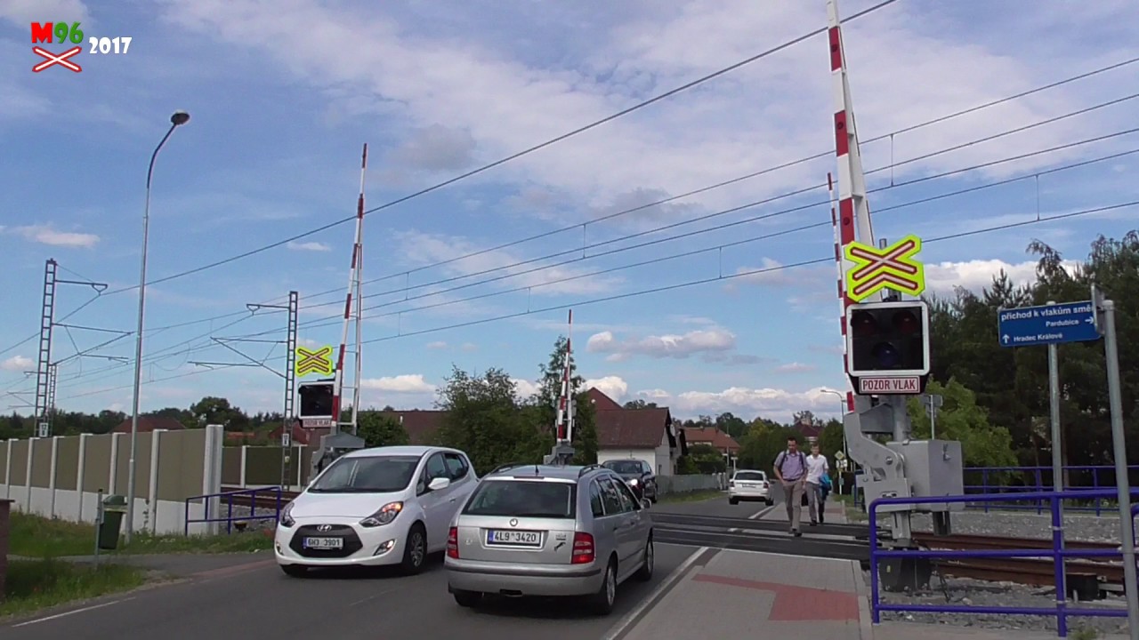 Železniční přejezd Čeperka #1 [P5360] - 5.6.2017 / Czech railroad crossing