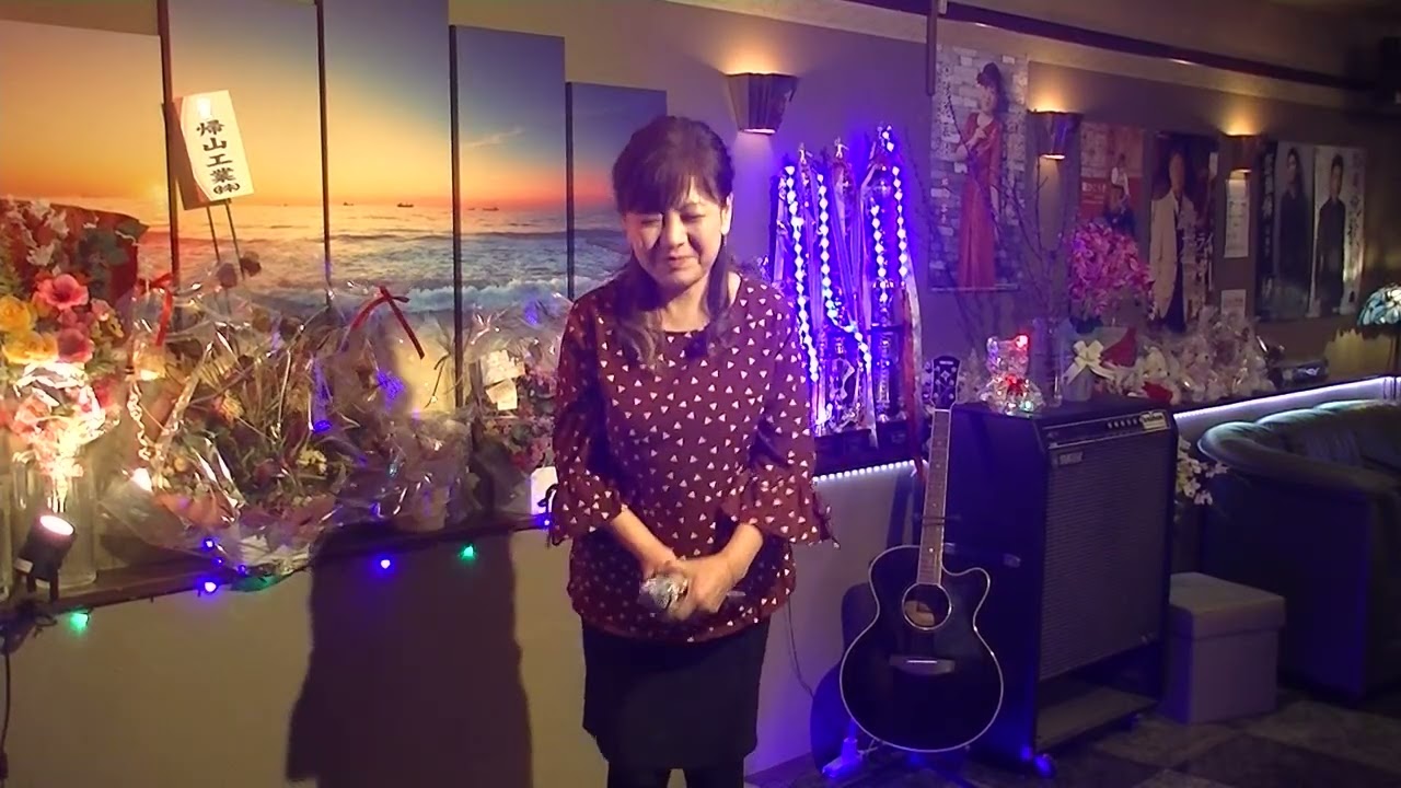 愛に走って（山口百恵）cover 容子 概要欄（その他）に歌詞が出ます。
