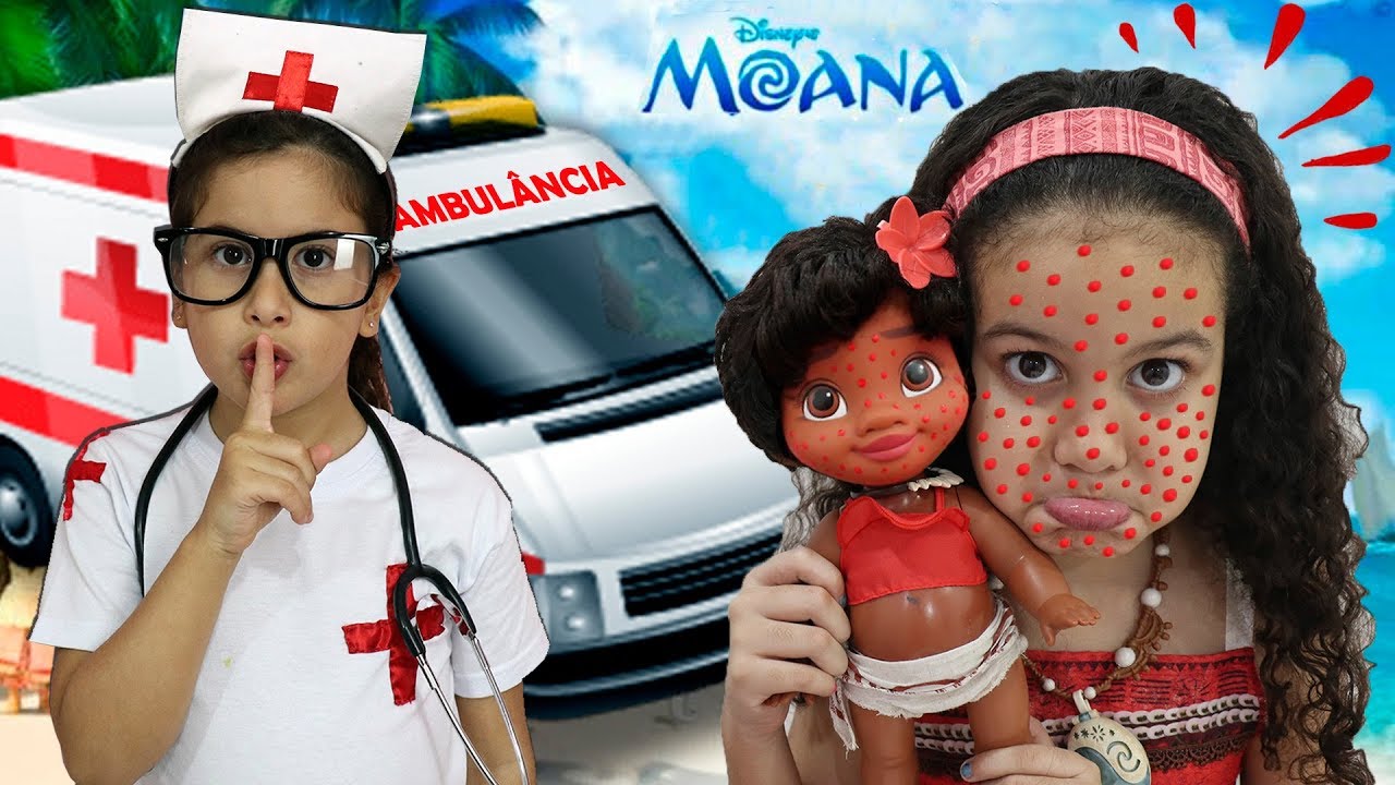 Maria Clara é médica por um dia e salva a bebê Moana ♥ Pretend Play With Doctor