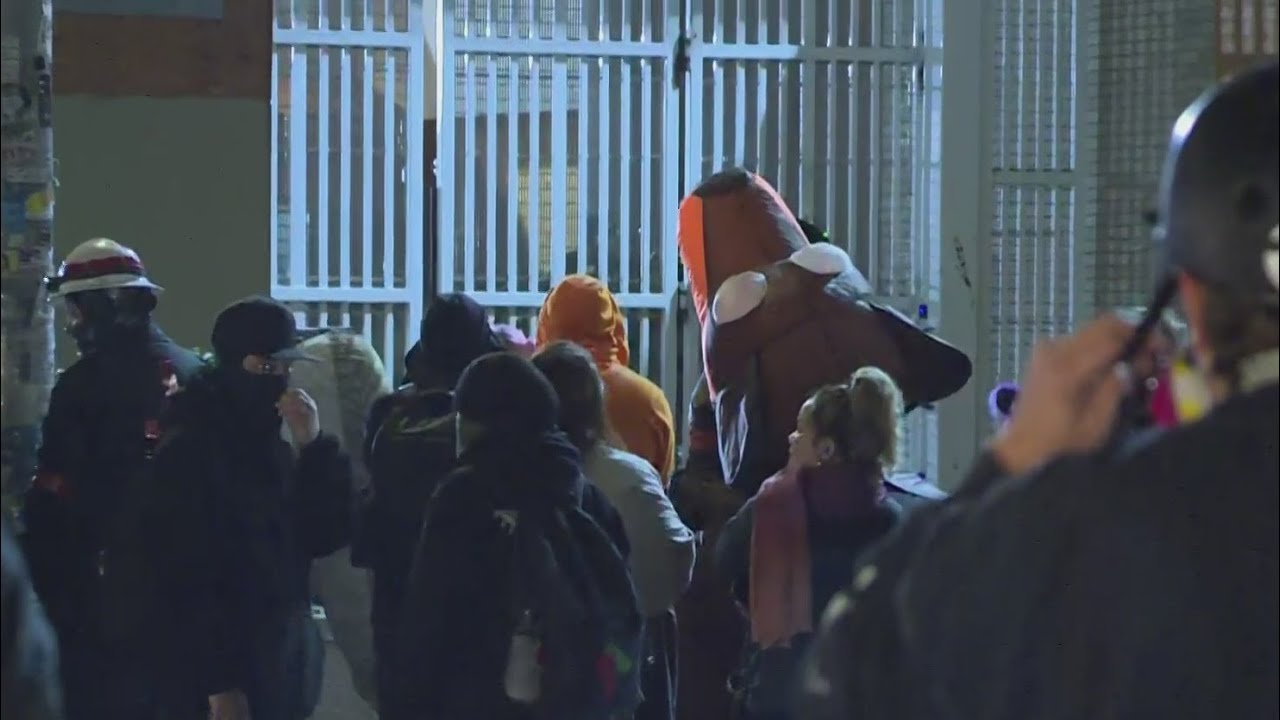 Portland ICE facility still a focus of protests as National Guard decision looms