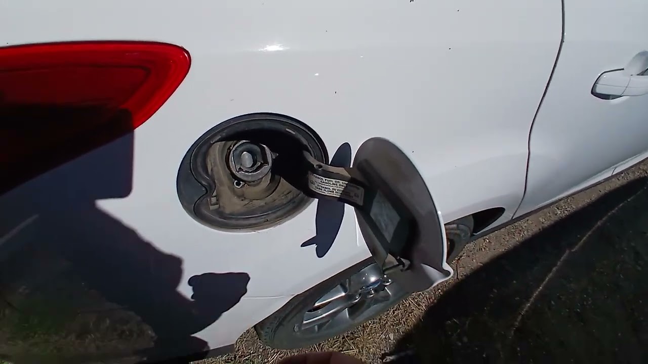 Как заправить бензин в Ford Focus (2012–2018)