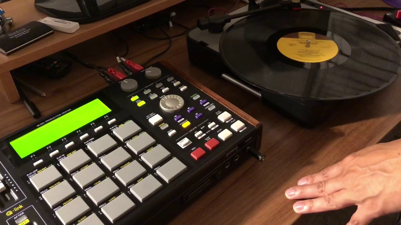Making of a hip hop beat MPC-1000 PT01 Vinyl