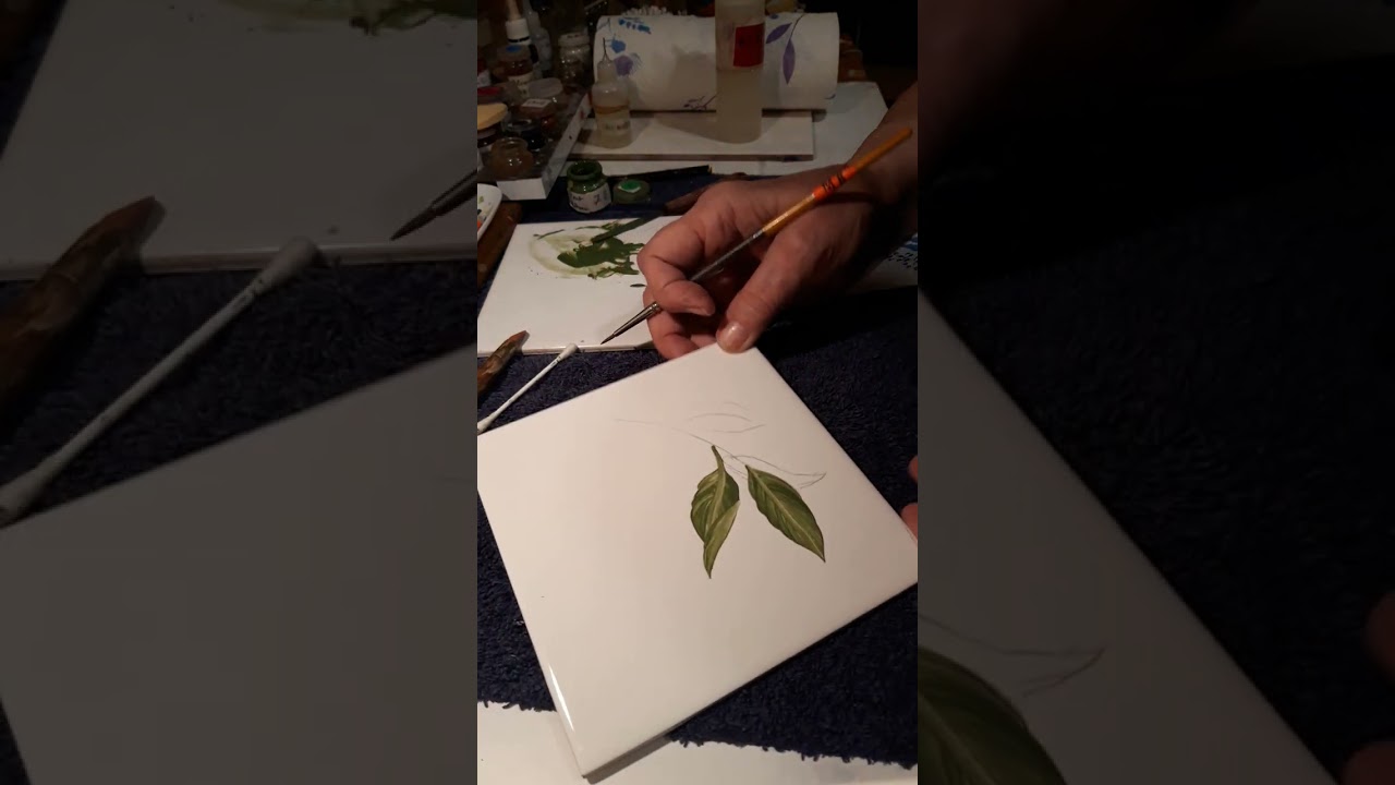 peinture sur porcelaine. les feuilles façon Miro🙋‍♀️