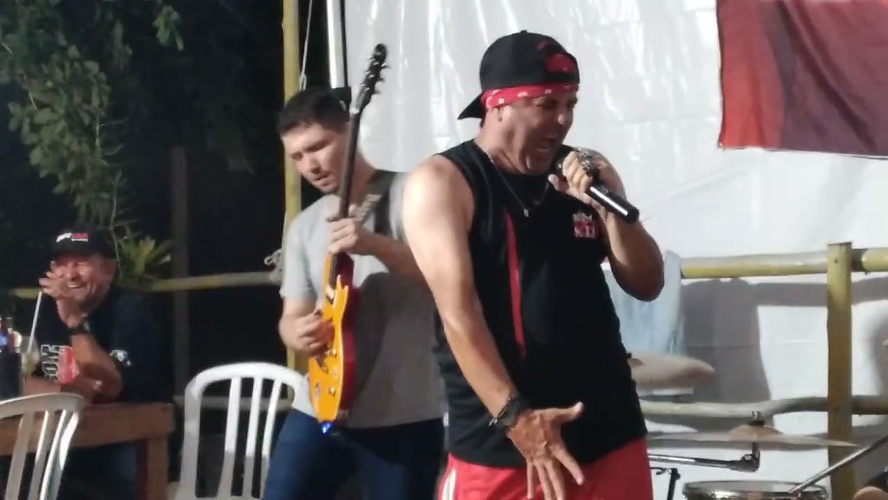 Kkkkkkk axl 