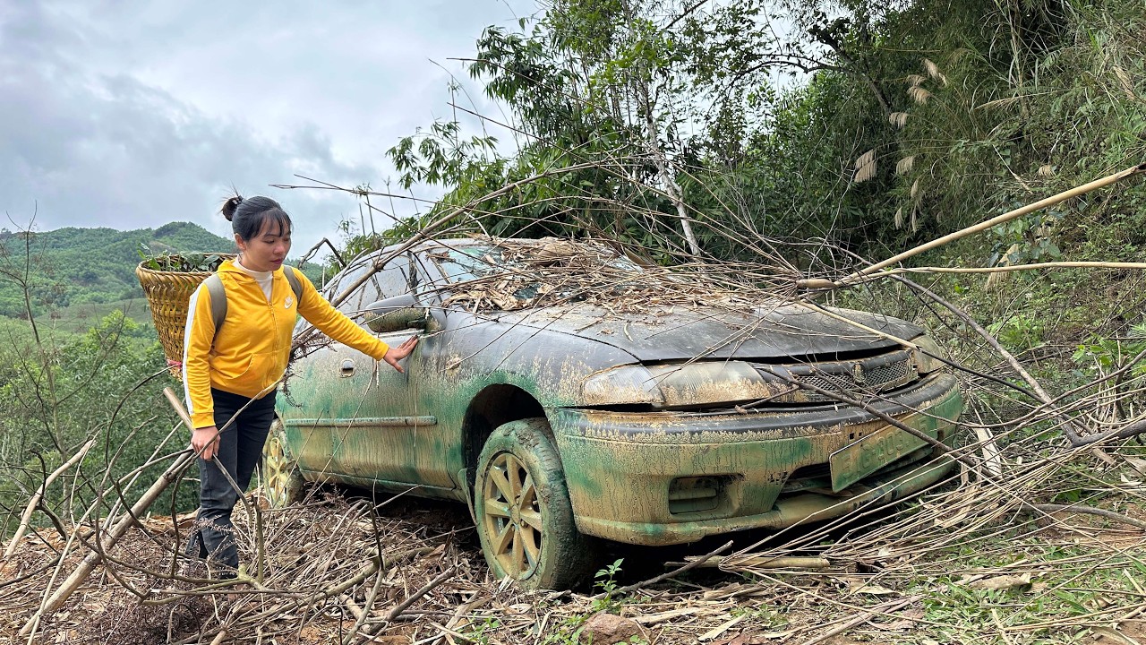 The genius girl repaired and restarted the long-abandoned car parked by the roadside