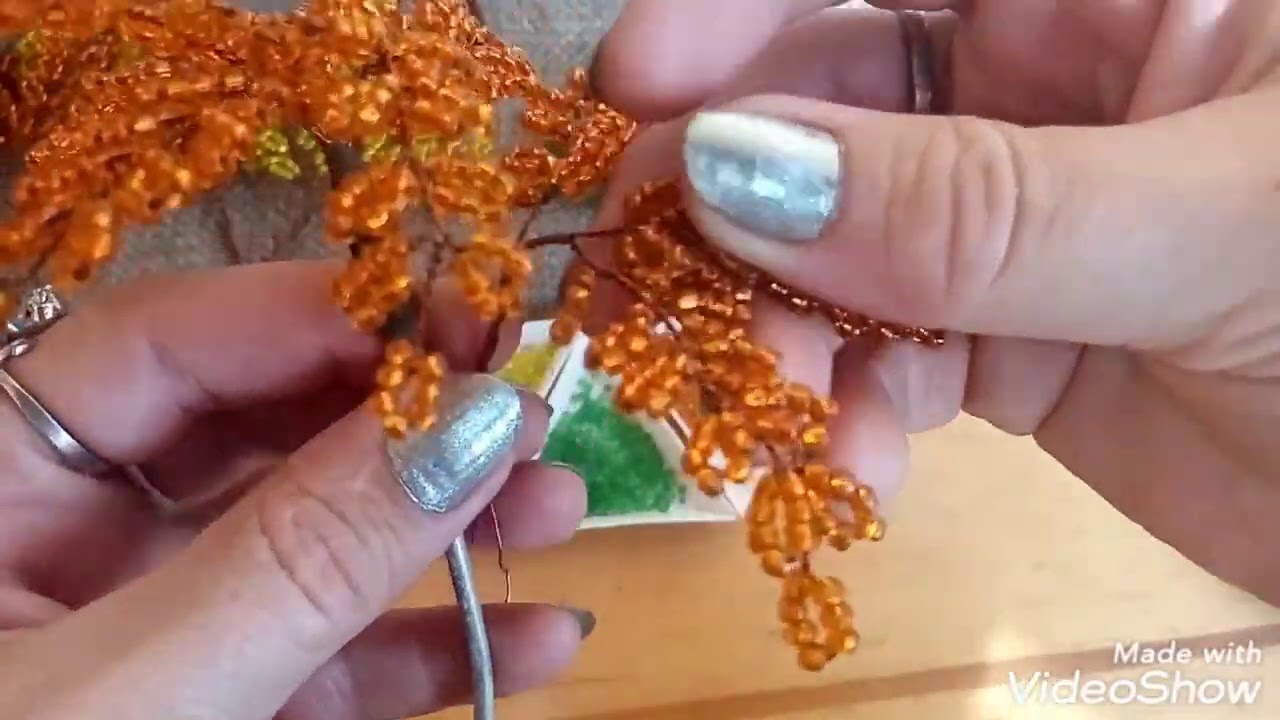 Осеннее деревце из бисера.