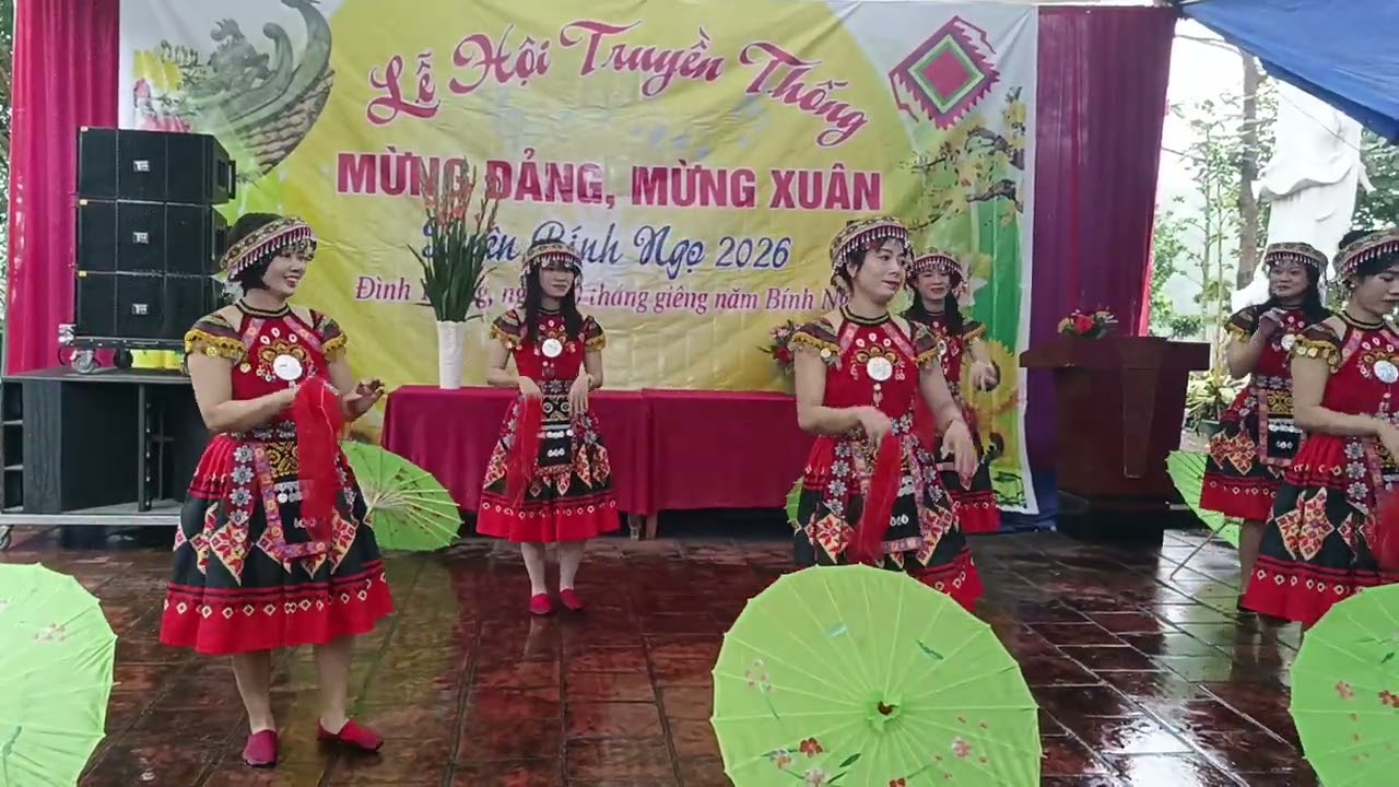 Múa vấn vương chợ tình- đội văn nghệ xóm Bãi 