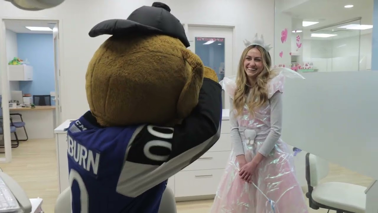 Fleaburn (of the Saint John Sea Dogs) Falls in Love at PapadopSmiles Orthodontics!
