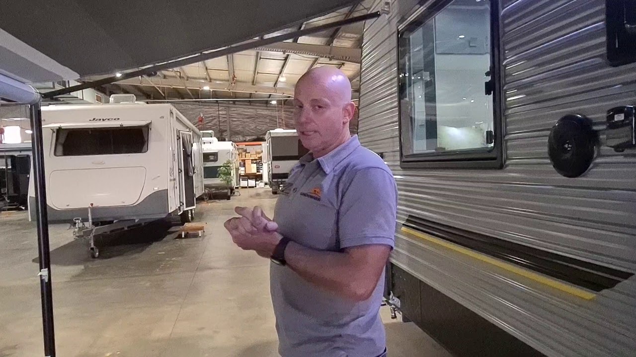 Dometic Roll Out Awning