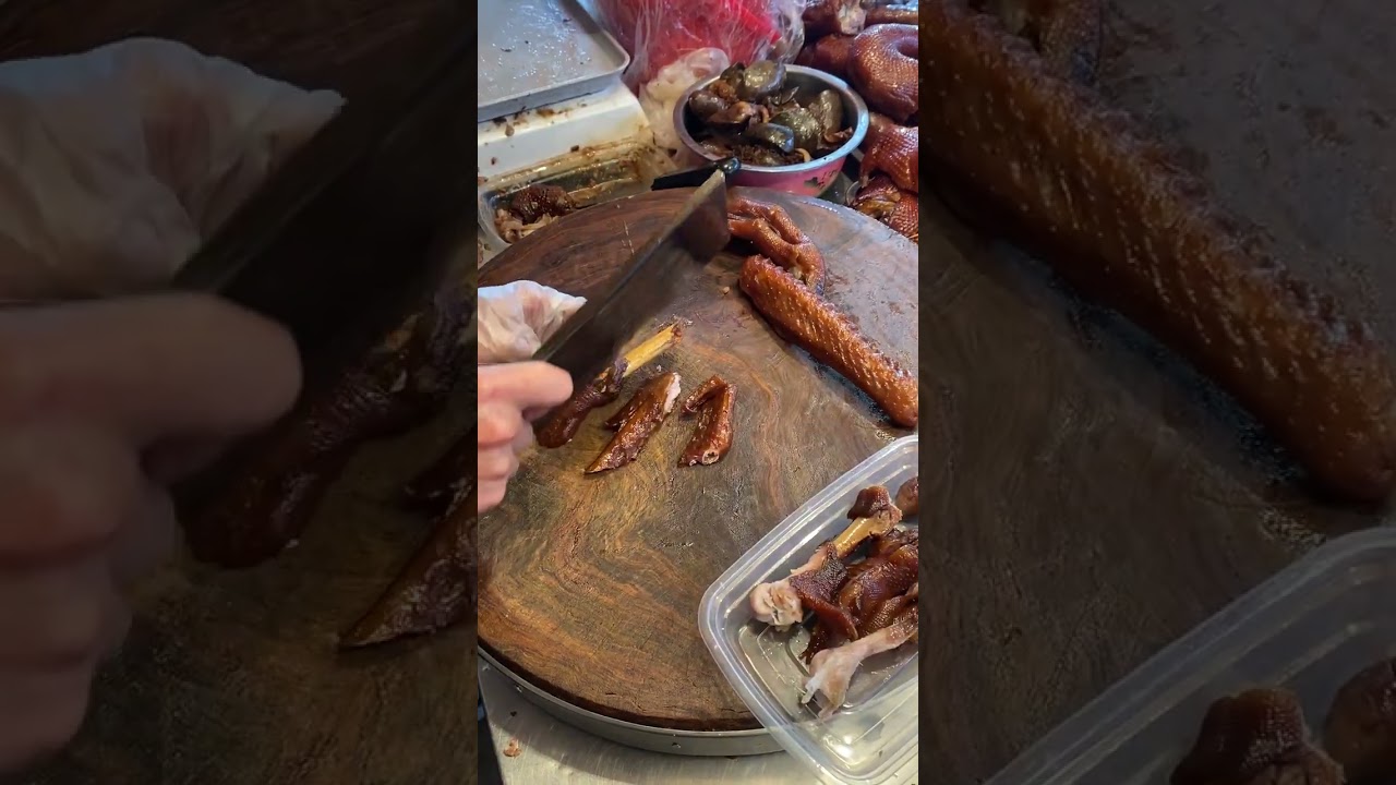 Гусь с львиной головой, крылья разложены у Чаошаньского гуся с львиной головой, живой снимок