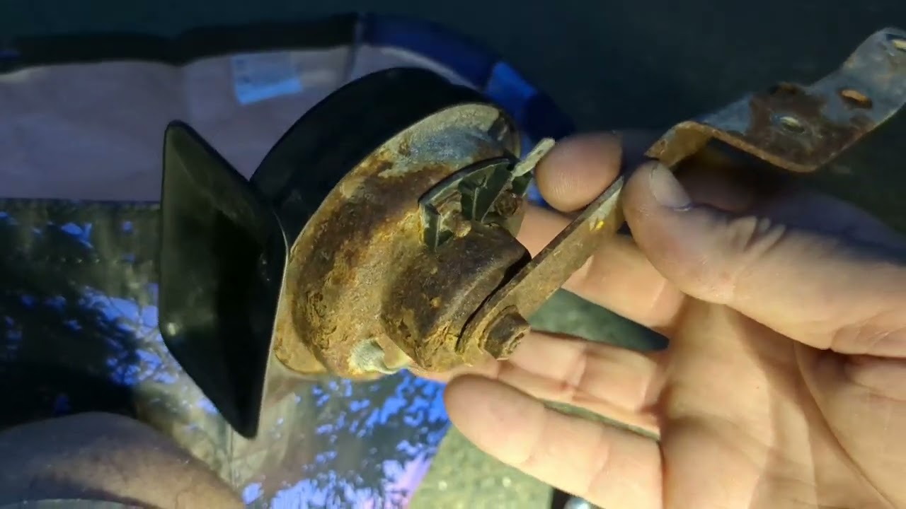Mazda 3 Horn replacement