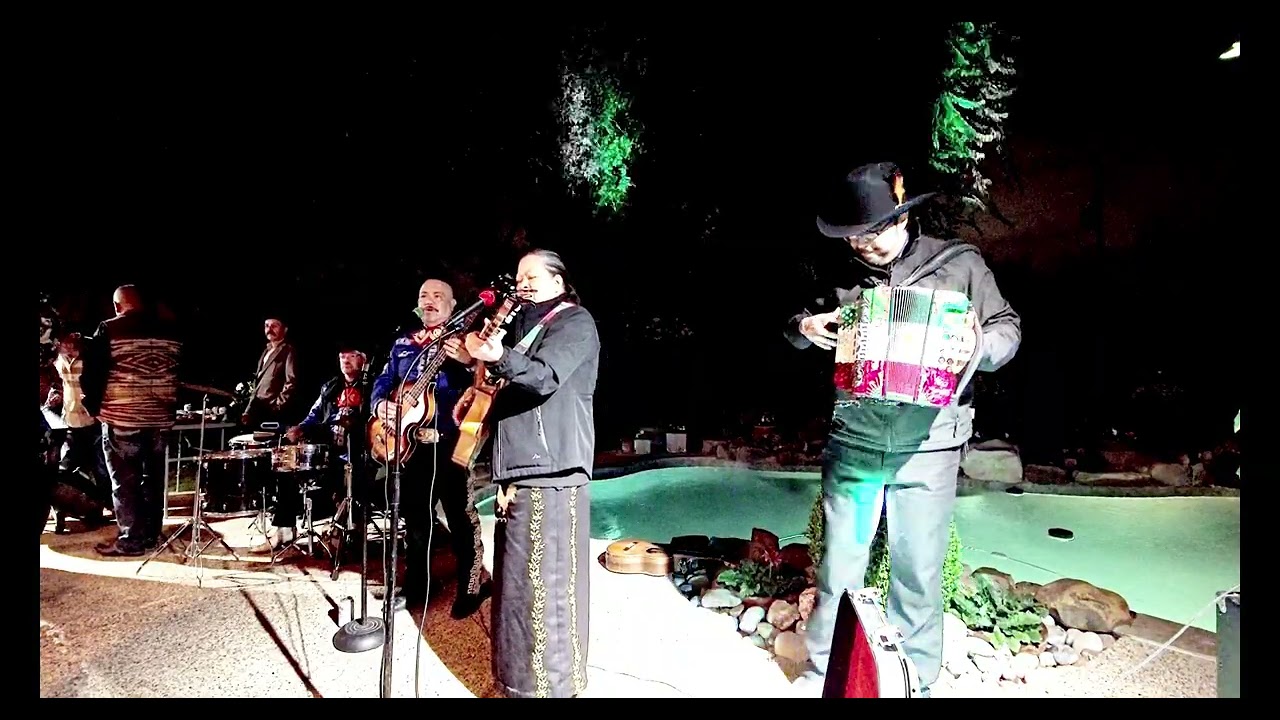 LA. HORA. NORTENA. IVAN Y SU TRIO MEXICO LA. YAQUESITA