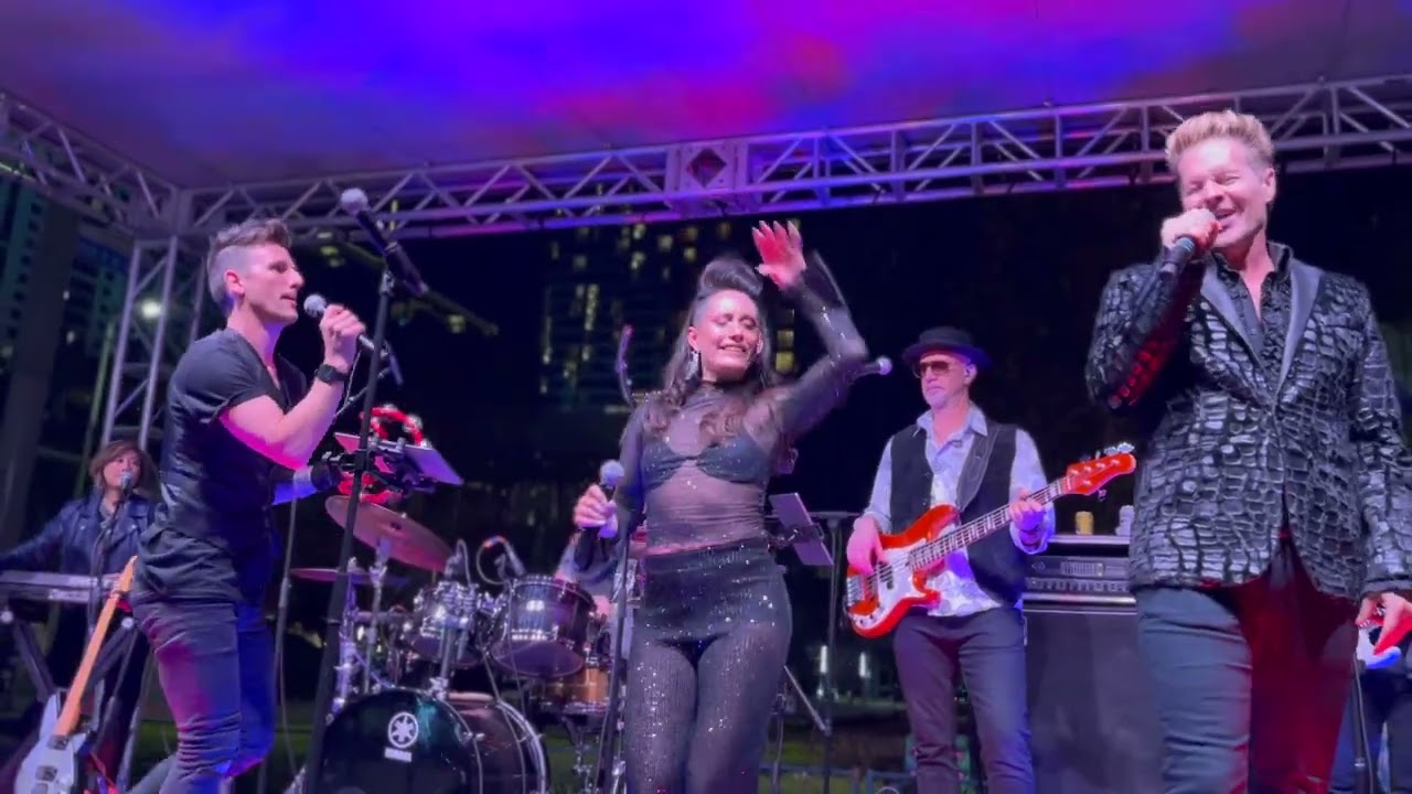 This Band Brings Ricky Martin Energy to Corporate Events! 🎤🔥 Watch ‘Livin’ La Vida Loca’ LIVE!