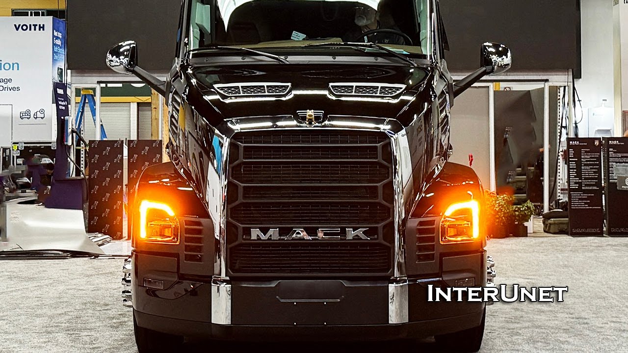 Mack Pioneer 64T 515HP High-Roof 76