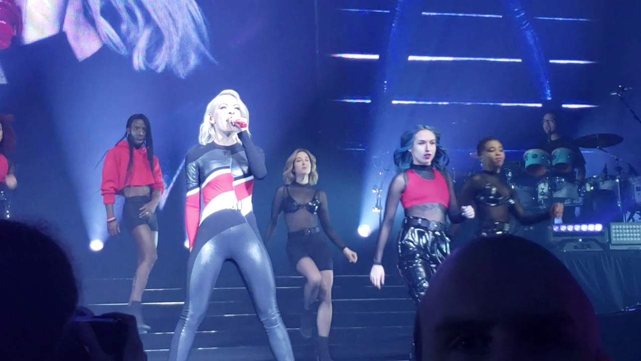 Je décolle- Marie Mai Live au centre Vidéotron Québec