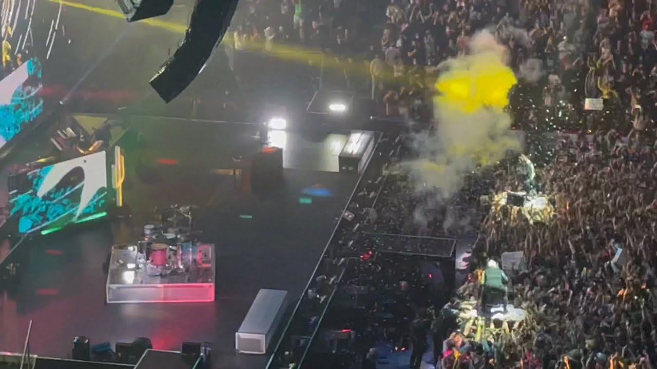 Twenty One Pilots | United Center | Takeover Tour Chicago IL (Live)