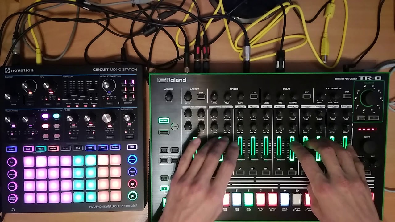 Roland tr8 and novation circuit mono station introduction to a new friend. mini set