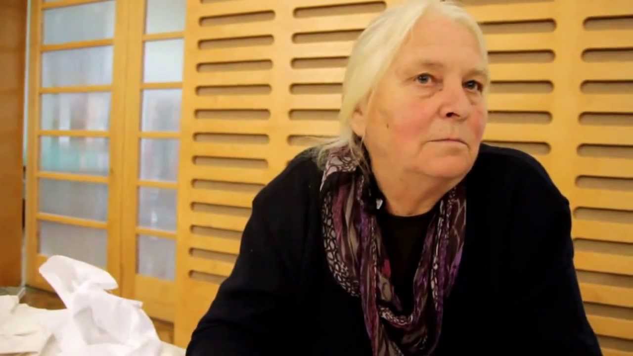 SLOVÁCKO - Tvůrkyně krojů: paní Eva Minksová z Velké nad Veličkou (www.SlovackoDNES.cz)