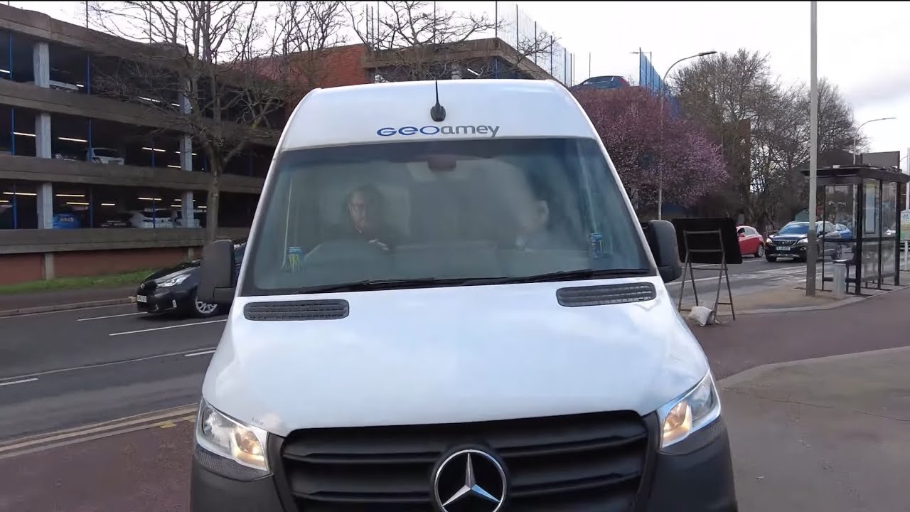 GEOAMEY NEARLY HIT ME WITH THIER PRISON VAN!!!! HMP LEICESTER