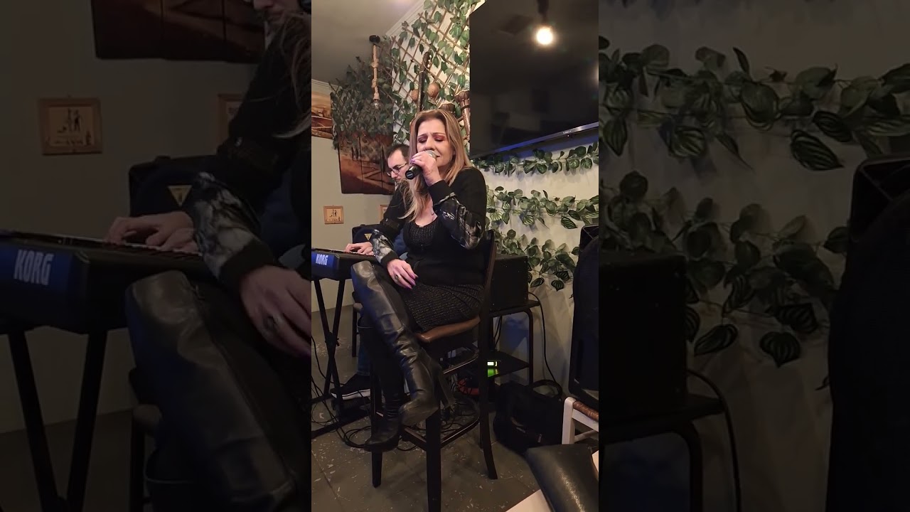 Ήτανε εκείνη τη νυχτιά..!Ερμηνεία:Fani Stampouli(Live...)