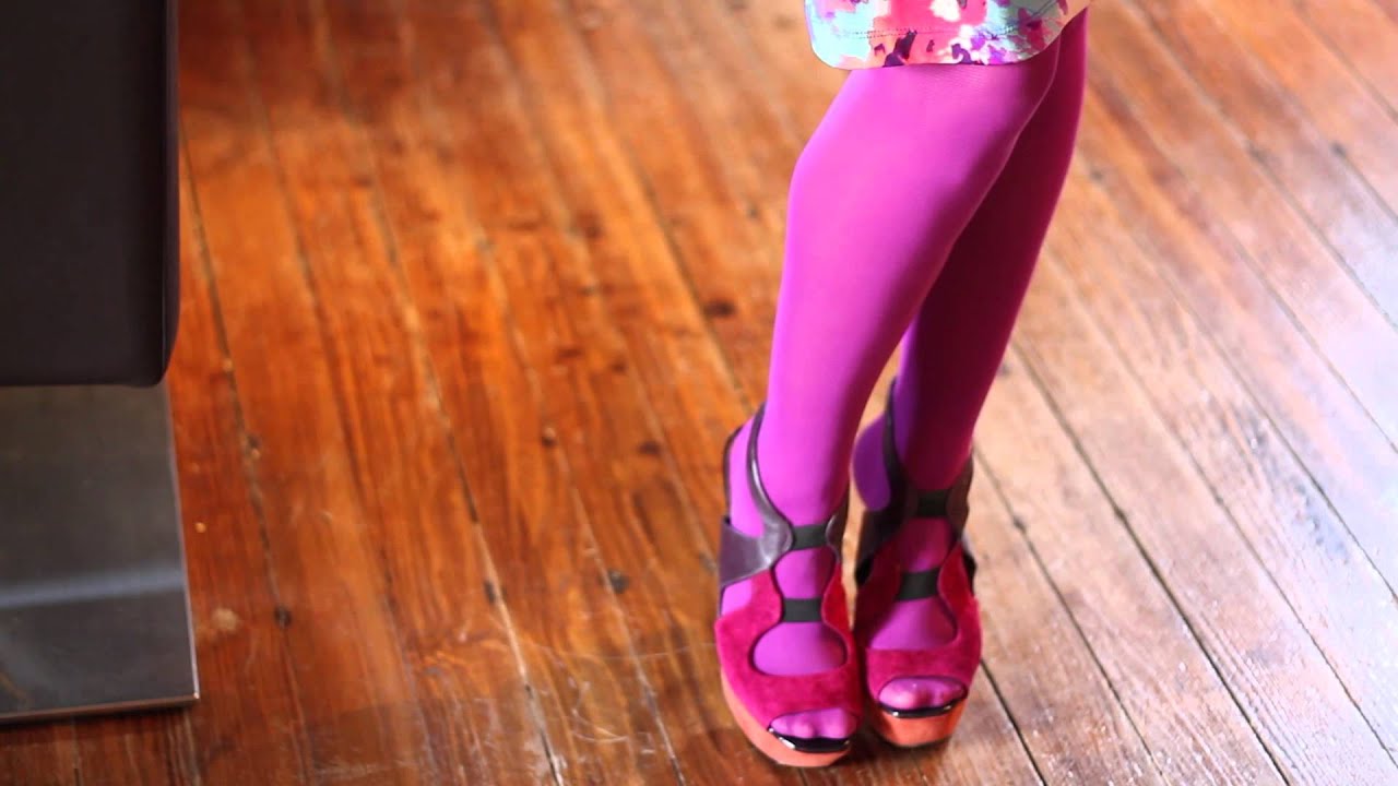 Different Color Tights : Fashion Tips & Tricks