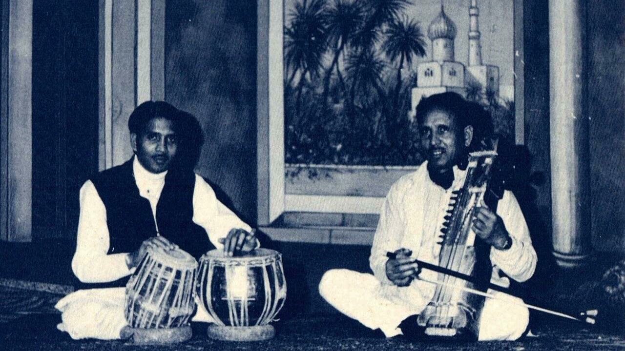 Ustad Munir Khan (Sarangi) - Raag Desh,  Tabla - Zamir Ahmed Khan