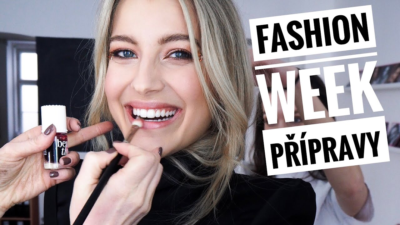Backstage: Průsvitný outfit a glittry na očích  | Jitka Nováčková