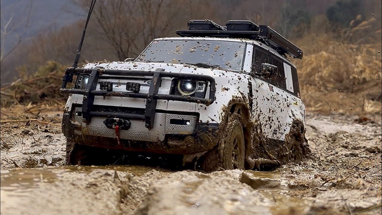 1/10 Scale LandRover New Defender d110 Element Enduro IFS2 chassis Muddy Off-Road Driving 4X4 RC Car
