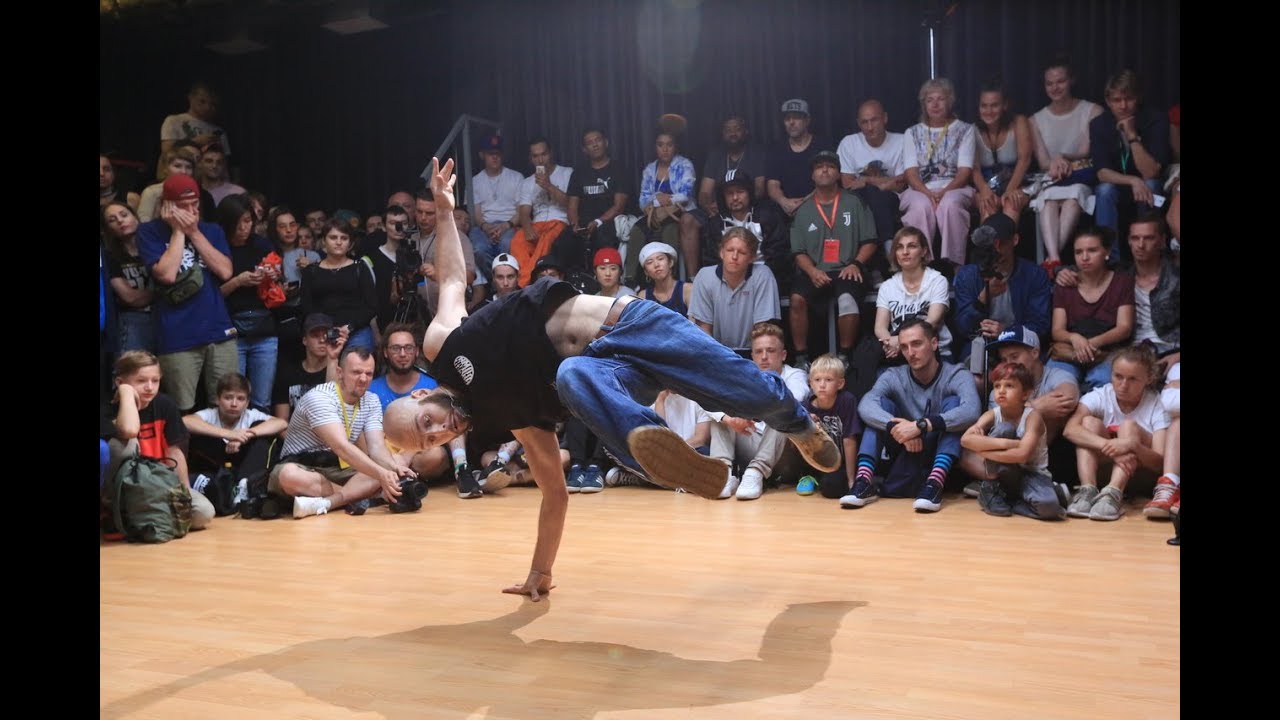 FOOTWORK 7toSmoke. V1 FESTIVAL 19-23 JULY 2018