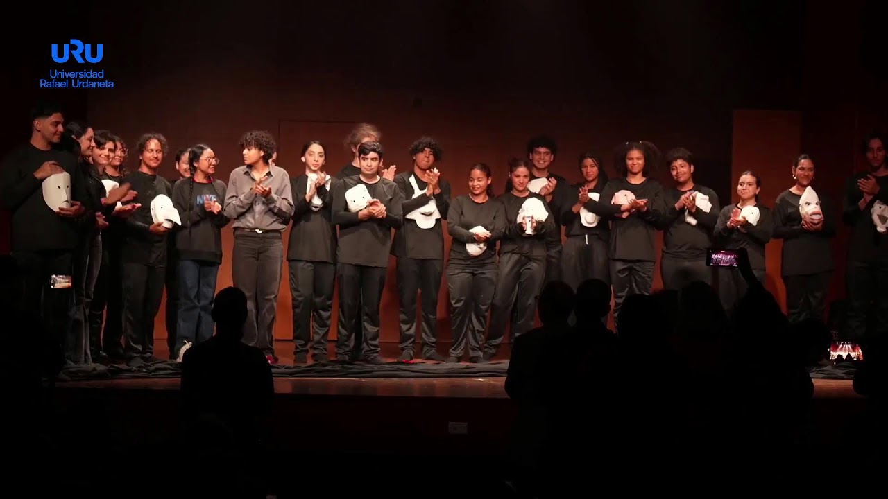 Presentaciòn Teatro Universitario - Obra: Larvarios