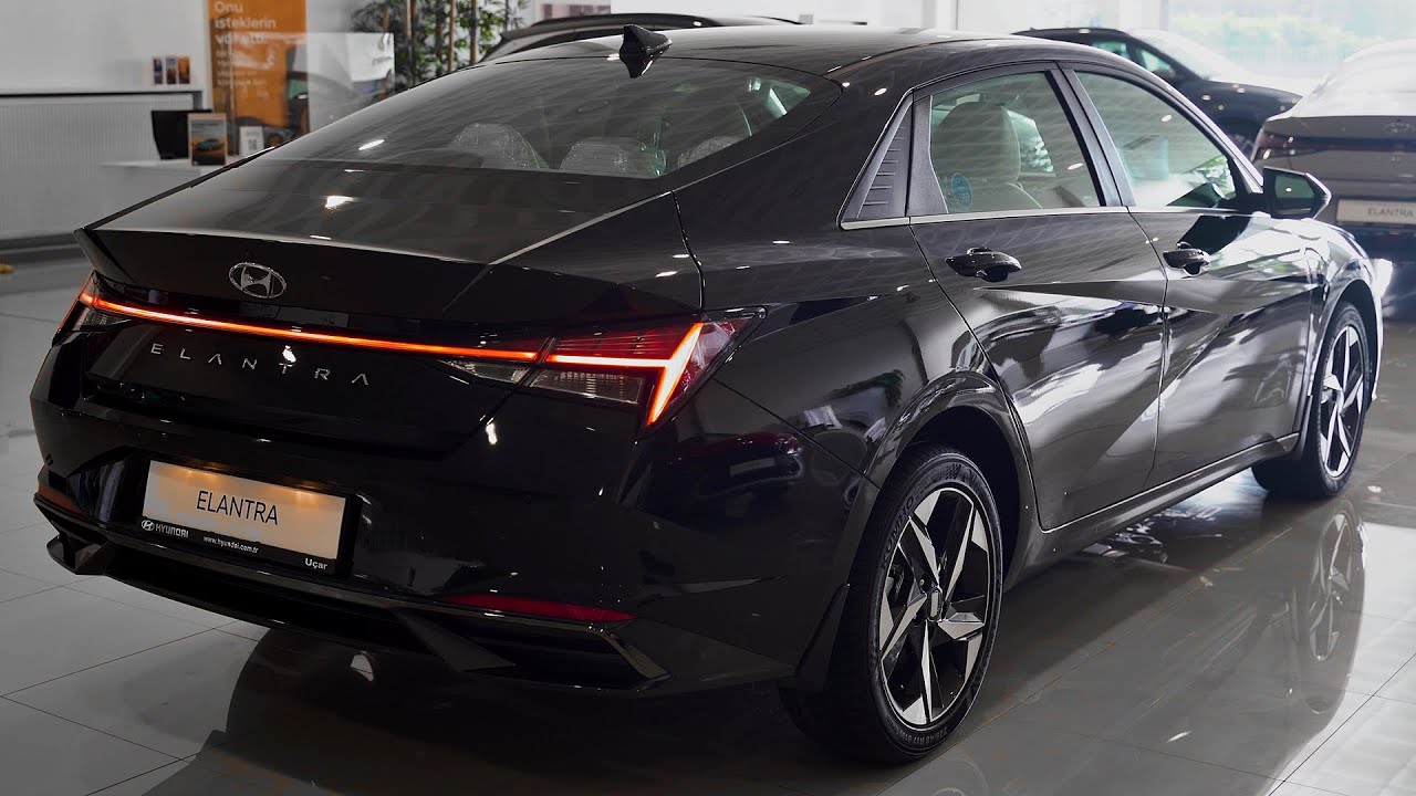 2022 Hyundai Elantra - Szczeg&oacute;ły Zewnętrzne I Wewnętrzne (Futurystyczny Samoch&oacute;d Kompaktowy)