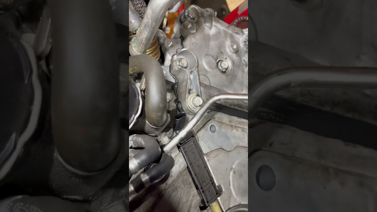 Astra 1.6 crank shaft sensor location. Astra 1.6 Czujnik polozenia walu .