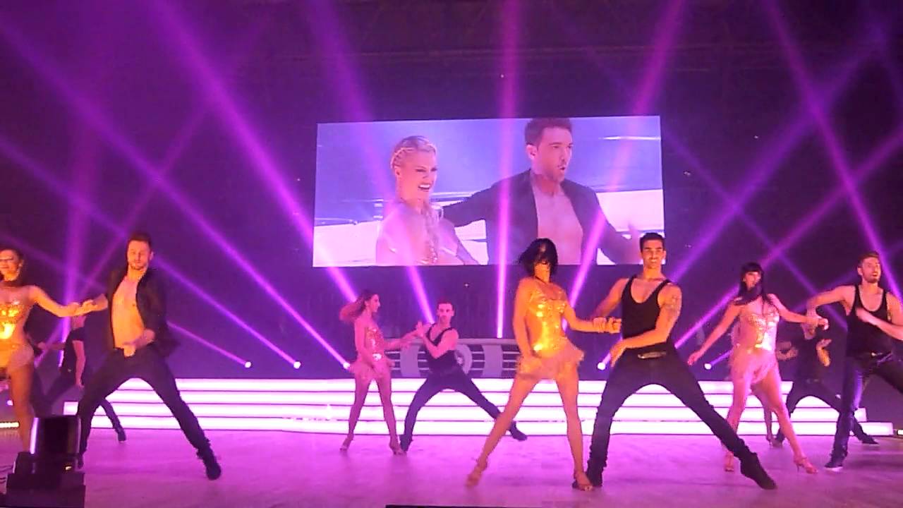 Choré des danseurs pros-Only Girl (début du show)-Tournée DALS Paris 2016