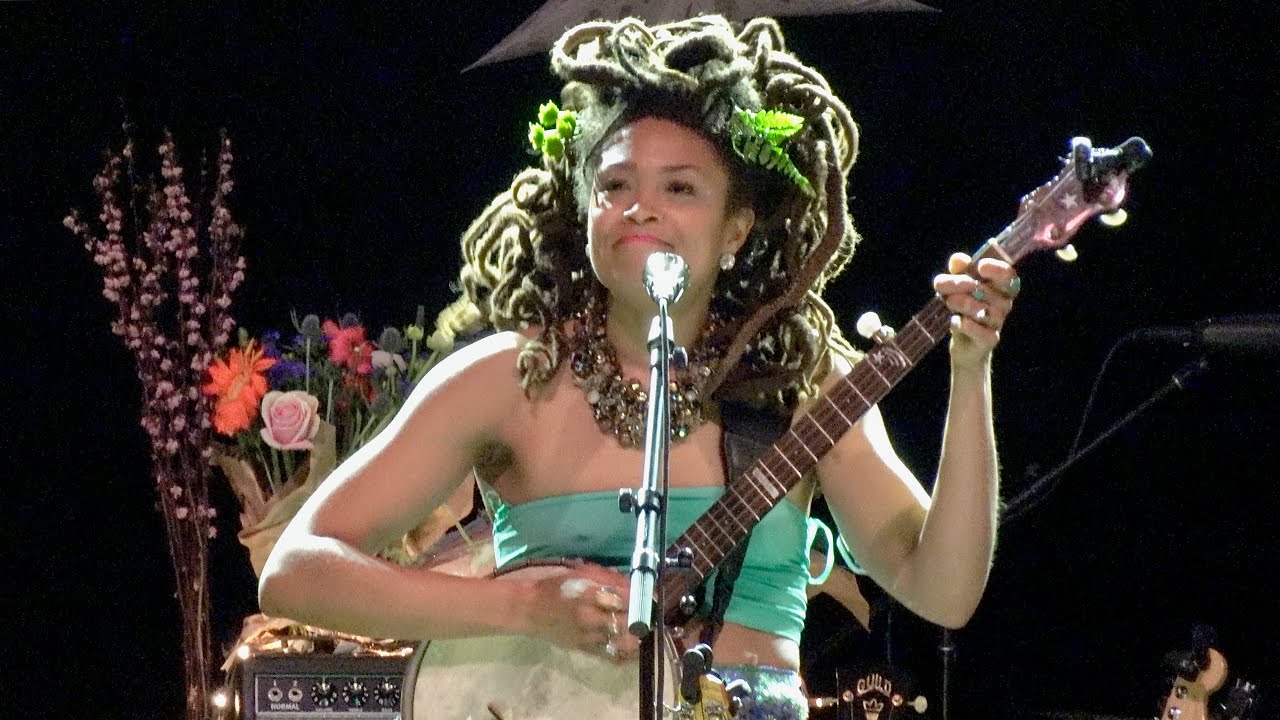 Valerie June, Drink Up And Go Home (live), UC Theatre, Berkeley, April 6, 2022 (4K)