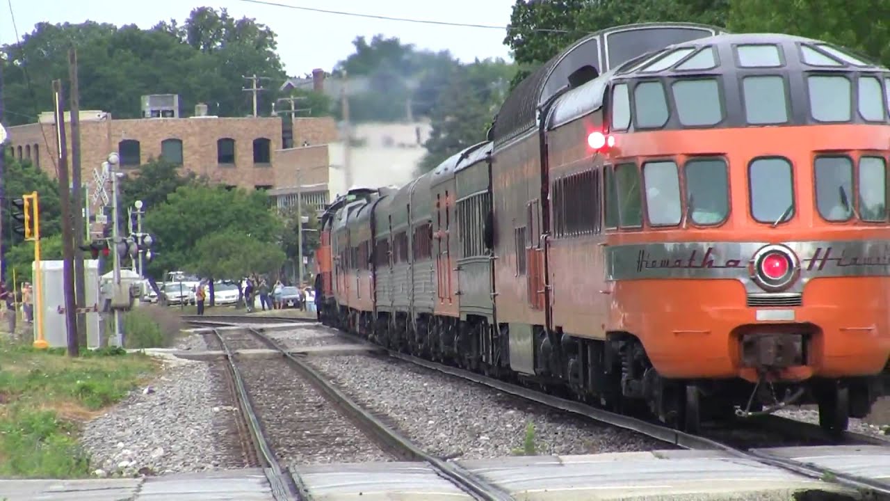 SP 4449 Highballs in Wauwatosa