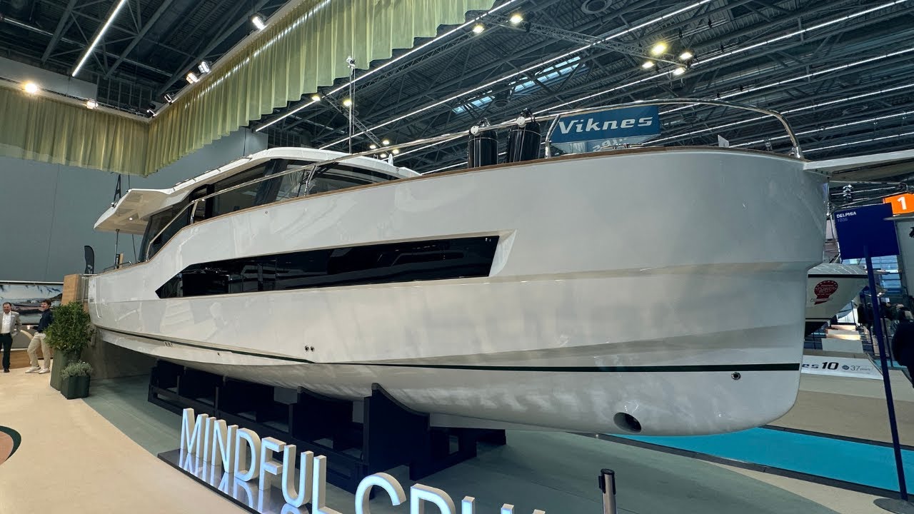Delphia 12 Sedan Walkthrough Tour - Dusseldorf Boatshow - From £315,000
