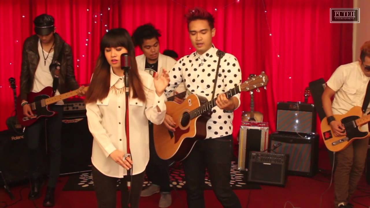SAKURA BAND FT ADI 6IXTH SENSE - PELARIAN (OFFICIAL)