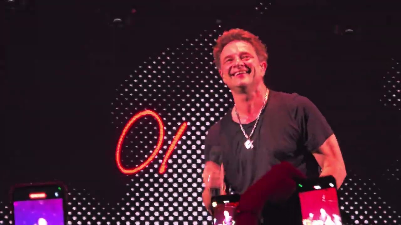 Laura DAVID HALLYDAY LORIENT 2025