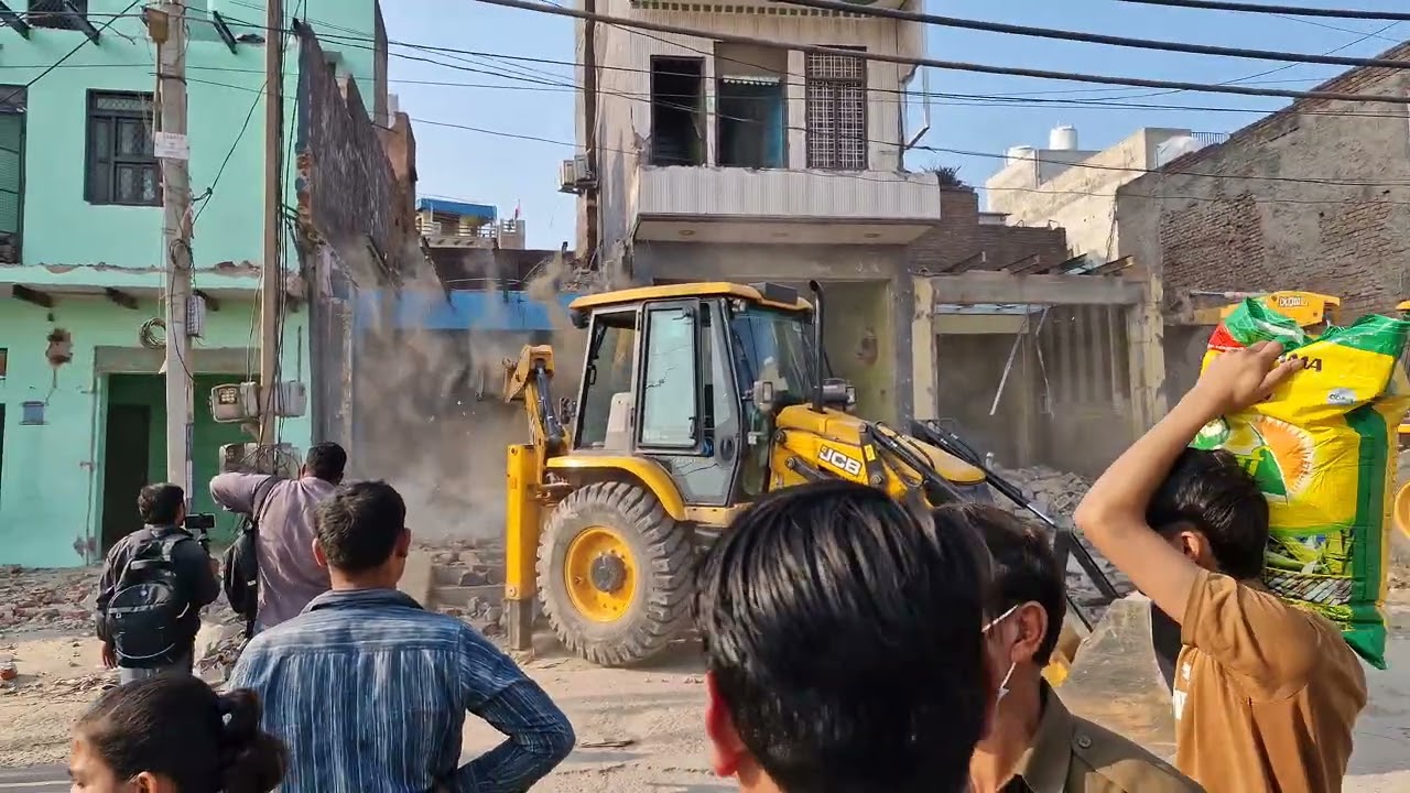 ऊपर से सारे लोग नीचे आ जाओ , मकान टूटने वाला है || DTP RS BATTH FARUKNAGAR GURUGRAM 
