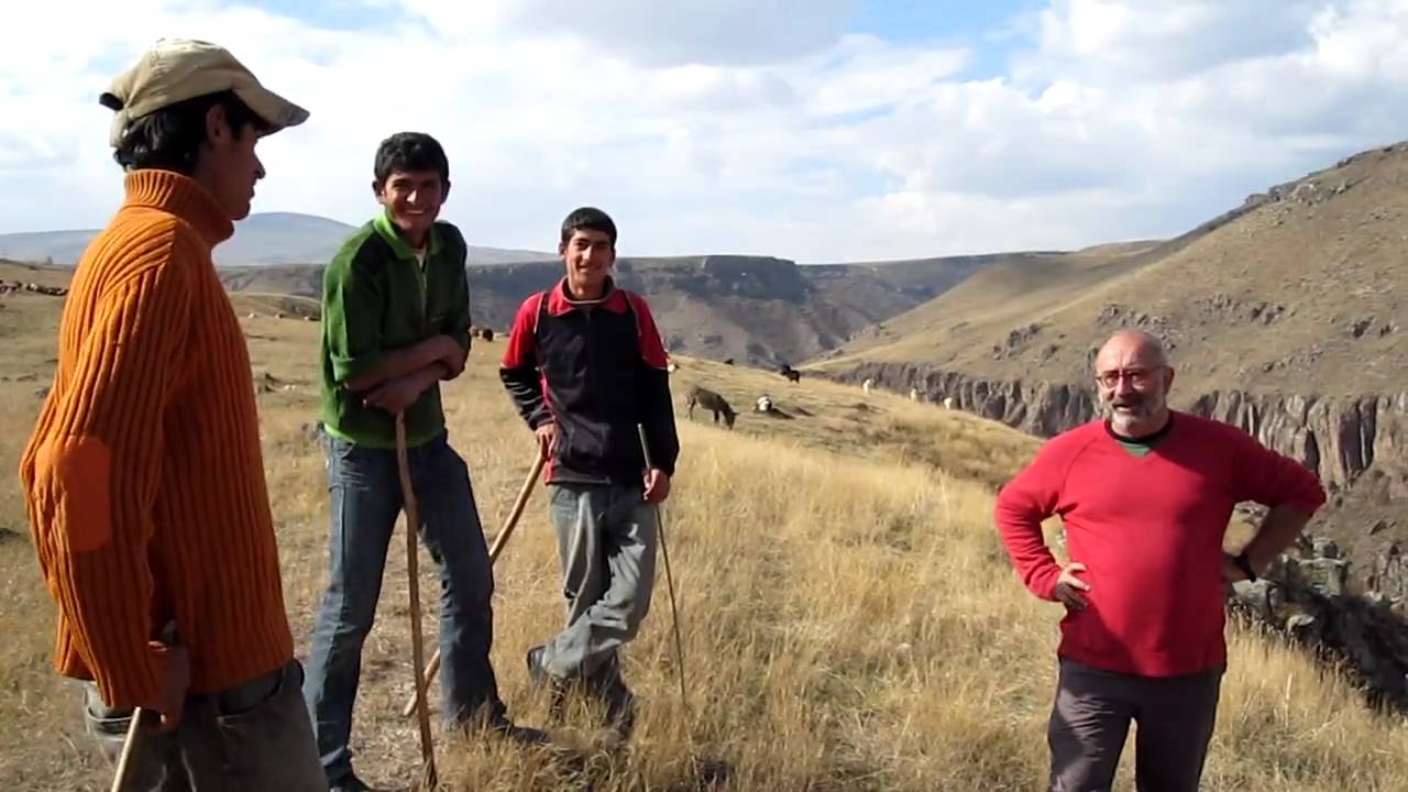 Sevan Nisanyan'in Digor Cobanlari ile Esek Muhabbeti (1)
