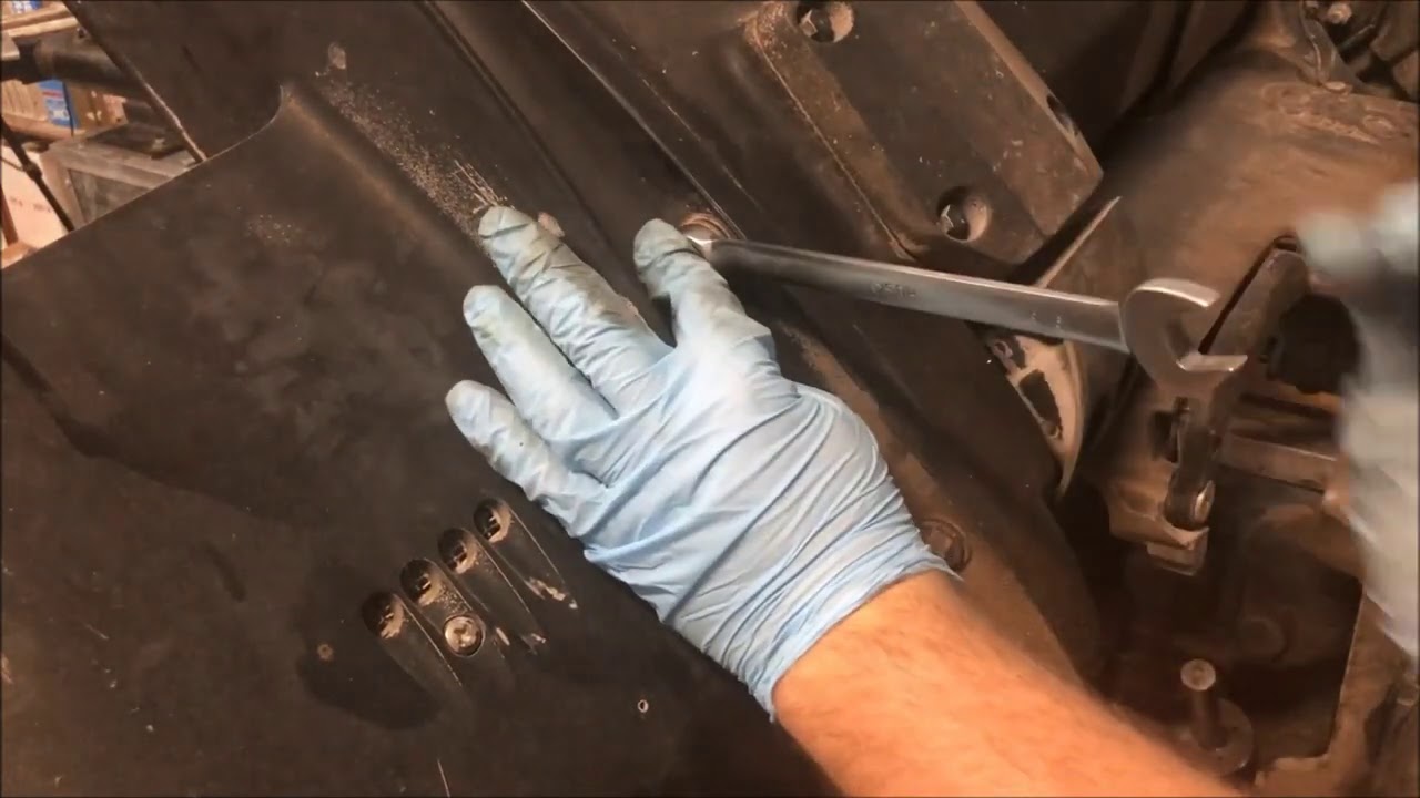 How to Remove 1986 and Newer V4 Johnson Evinrude Lower Unit