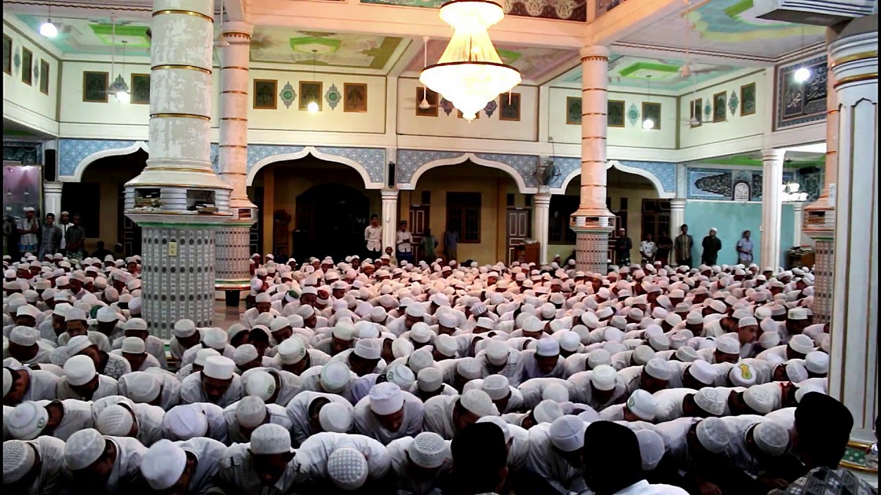 Takjub.... Zikir maulid 2000 santri dayah ruhul fata Seulimum - Part-2