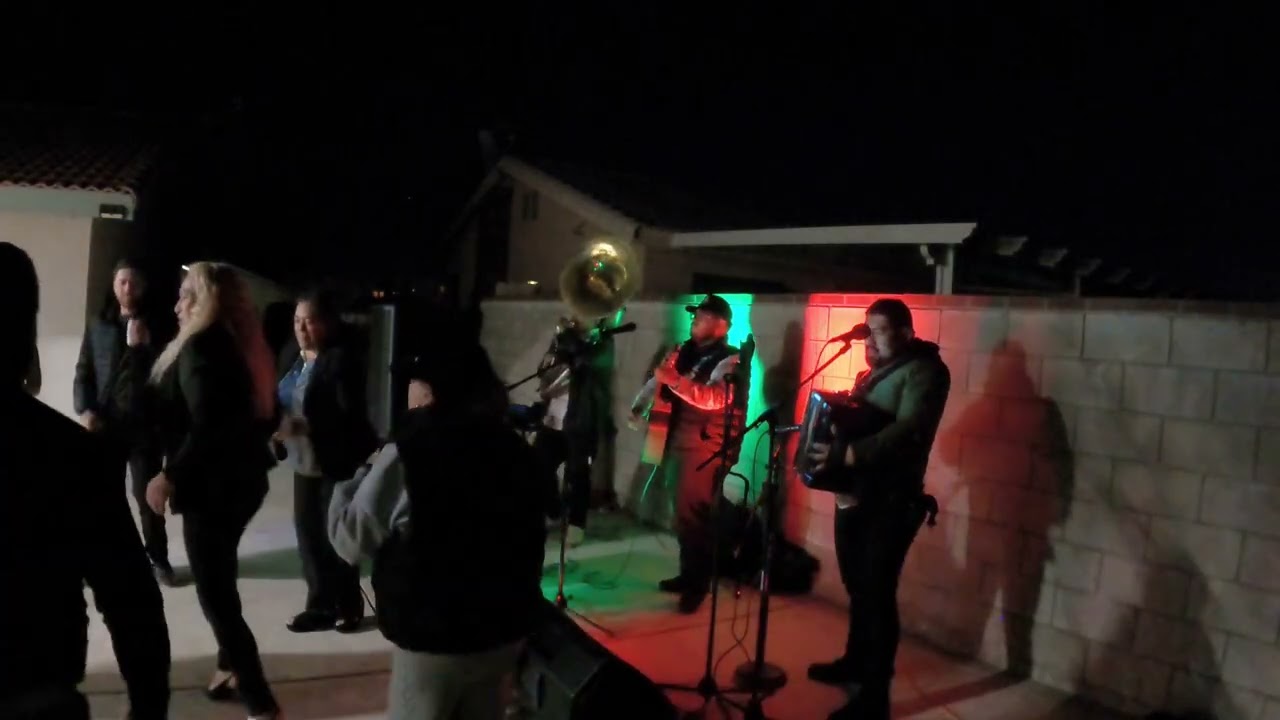 (Popurri De Cumbias) La Yaquesita, Moño Colorado-Grupo Los Alegres 