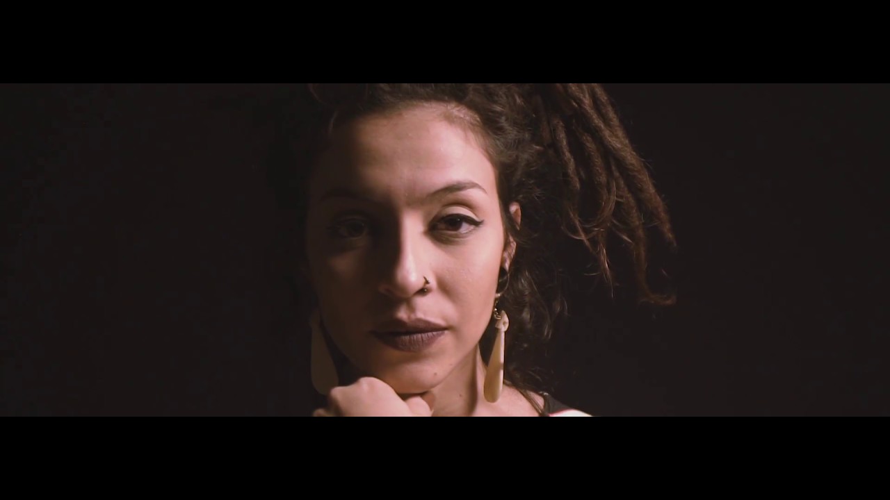 Marina Peralta - Pay Attention - Vídeo Clipe
